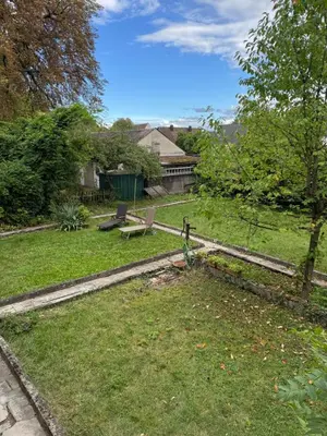 Ein Garten an der Unterkunft Altstadtvilla in Vohburg