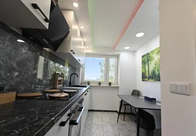 Küche/Küchenzeile in der Unterkunft Modern Apartments Neuburg US - NEU - 2 Zimmer, Komfort, Top Ausgestattet, Smart TV, Wi-Fi