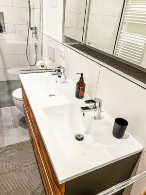 Ein Badezimmer in der Unterkunft Deluxe-Wohnung in Wasserburg Bahnhof - 94m2 - Smart TV - Terrasse - NEU