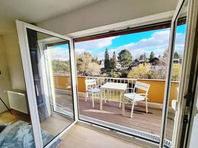 Ein Balkon oder eine Terrasse in der Unterkunft Tolle, geräumige Wohnung in ausgezeichneter Lage
