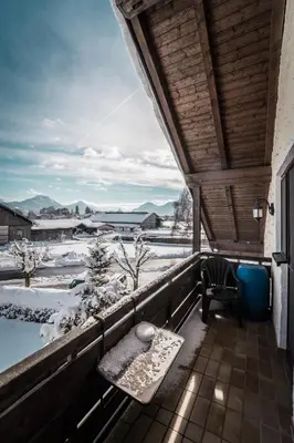 Ein allgemeiner Bergblick oder ein Berglick von des Bed & Breakfasts aus
