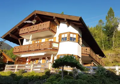 Das Gebäude in dem sich die Ferienwohnung befindet