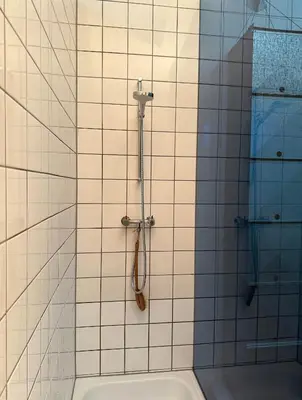 Ein Badezimmer in der Unterkunft Aussergewöhnlich schönes Zimmer in München-Schwabing