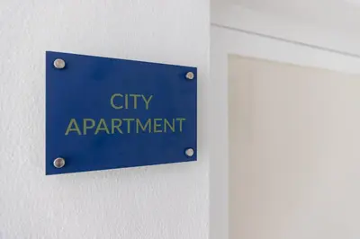 Ein Zertifikat, Auszeichnung, Logo oder anderes Dokument, das in der Unterkunft Westpark Living ausgestellt ist