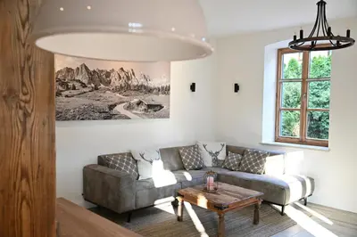 Ein Sitzbereich in der Unterkunft Ferienwohnung Lämmche, EG mit eingezäuntem Garten