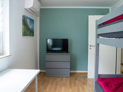 TV/Unterhaltungsangebot in der Unterkunft Ferienhaus Herle in Seenähe - mit Garten, Kamin & Hund willkommen