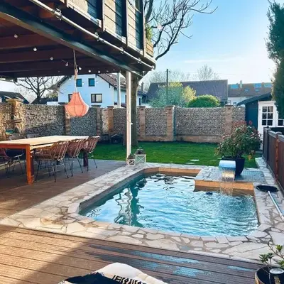 Wohlfühloase mit Pool