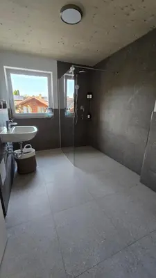 Ein Badezimmer in der Unterkunft Quiet Guest Apartment in Peißenberg