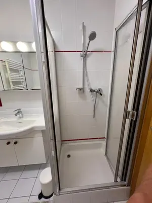 Ein Badezimmer in der Unterkunft Puchheim Apartment