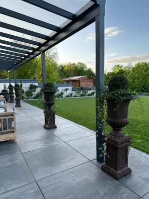 Ein Garten an der Unterkunft Theresiengarten