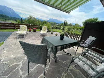 Ein allgemeiner Bergblick oder ein Berglick von der Ferienwohnung aus