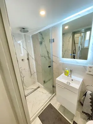Ein Badezimmer in der Unterkunft Voll ausgestattetes Apartment in der Au