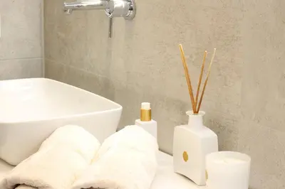 Ein Badezimmer in der Unterkunft NEW! Calm City Design-House, U-Bahn, Terrace, Office