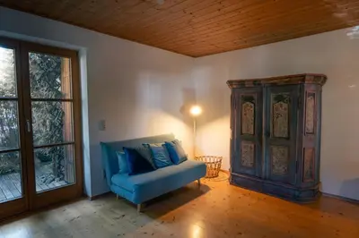 Ein Sitzbereich in der Unterkunft Ferienhaus Fischermartl am Ammersee