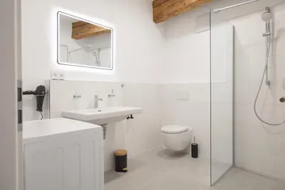 Ein Badezimmer in der Unterkunft ღLiboria Casa Mondo