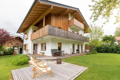 Ein Garten an der Unterkunft GERN Magnolie