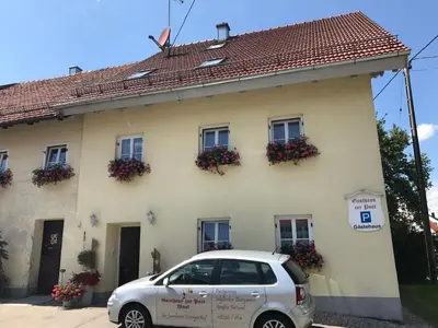Das Gebäude in dem sich die Pension befindet
