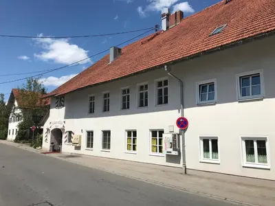 Das Gebäude in dem sich die Pension befindet