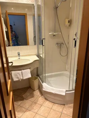 Ein Badezimmer in der Unterkunft Gästezimmer im Trenner
