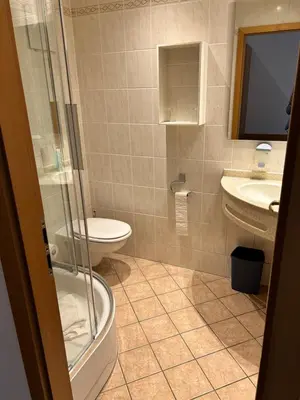 Ein Badezimmer in der Unterkunft Gästezimmer im Trenner