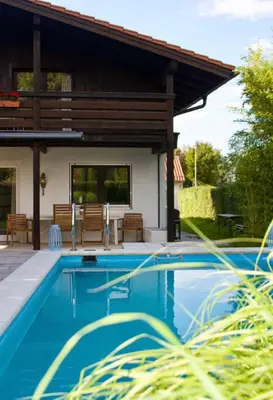 Der Swimmingpool an oder in der Nähe von Ferienhaus Fringaluna