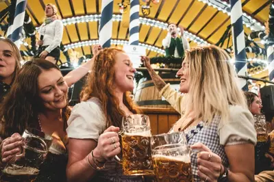 Gäste, die in der Unterkunft Original Bavarian Oktoberfest Camping Village Breakfast & Beer Included übernachten