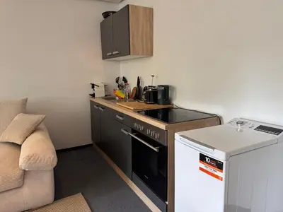 Küche/Küchenzeile in der Unterkunft Quiet Family Apartment - 10 min to Center & Oktoberfest - Free Parking - near Nymphenburg Palace & Botanical Garden