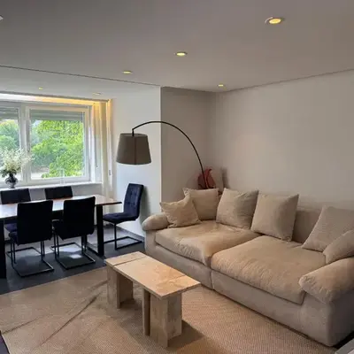 Quiet Family Apartment - 10 min to Center & Oktoberfest - Free Parking - near Nymphenburg Palace & Botanical Garden