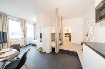 Küche/Küchenzeile in der Unterkunft 2 Modern city studio for 6 Bogenhausen near Messe