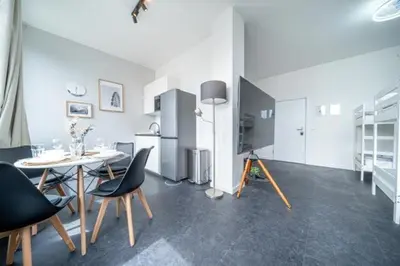 Küche/Küchenzeile in der Unterkunft 3 Modern city studio for 6 Bogenhausen near Messe Munich
