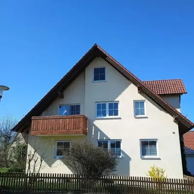 Ganze Wohnung mit Balkon