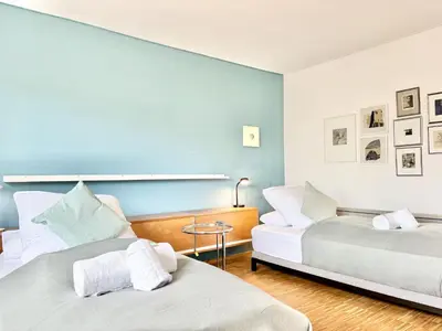 Ein Bett oder Betten in einem Zimmer der Unterkunft Snug Stays 7 - Design House in Starnberg, Terrace, Lake, Munich south