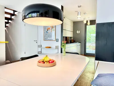 Küche/Küchenzeile in der Unterkunft Snug Stays 7 - Design House in Starnberg, Terrace, Lake, Munich south