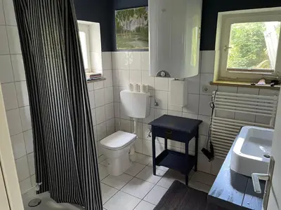 Ein Badezimmer in der Unterkunft Altes Zeichenstudio im Grünen
