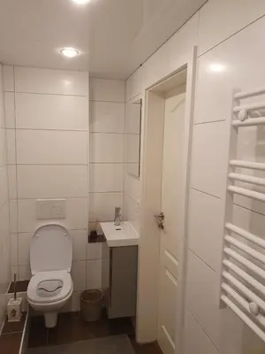 Ein Badezimmer in der Unterkunft 80m2 ruhige 3 Zimmer Duplexwohnung mit zwei Bäder und schönem Garten