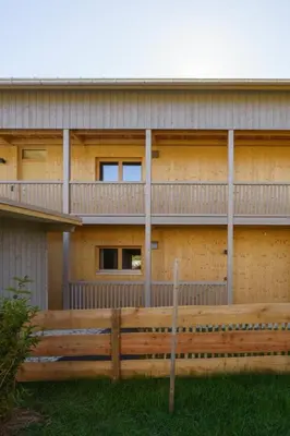 Das Gebäude in dem sich die Ferienwohnung befindet