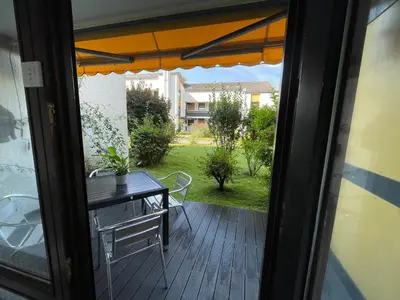 Ein Garten an der Unterkunft Modern eingerichtete Ferienwohnung Traumtagerl ruhig, zentral, ideal für Familien & Paare