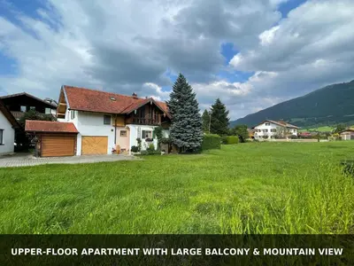 Ein allgemeiner Bergblick oder ein Berglick von der Ferienwohnung aus