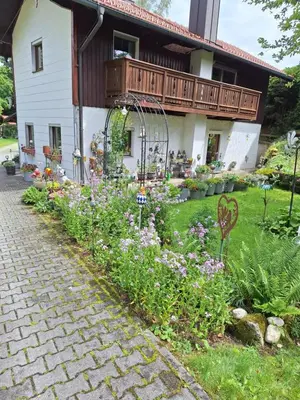 Ein Garten an der Unterkunft Ferienwohnung