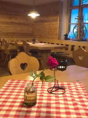 Ein Restaurant oder anderes Speiselokal in der Unterkunft Wildstein - Ferienwohnungen