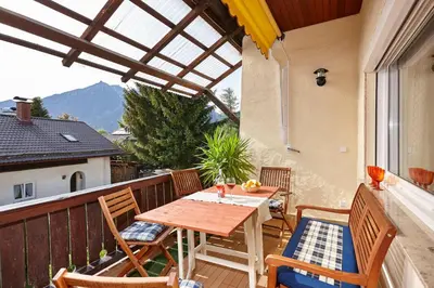 Ein allgemeiner Bergblick oder ein Berglick von der Ferienwohnung aus
