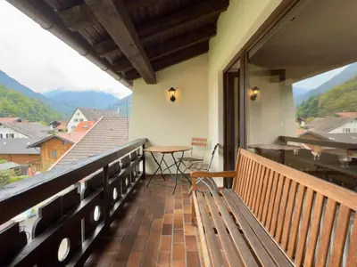 Ein allgemeiner Bergblick oder ein Berglick von des Gasthauses aus