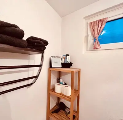 Ein Bett oder Betten in einem Zimmer der Unterkunft Schnucklige Kellerwohnung