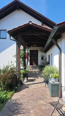 Ein Garten an der Unterkunft Familie Pöllet