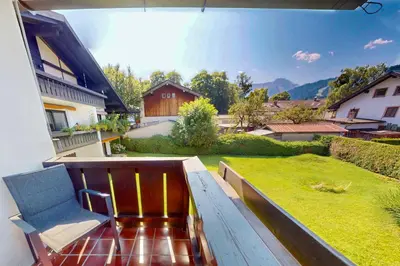 Ein allgemeiner Bergblick oder ein Berglick von der Ferienwohnung aus