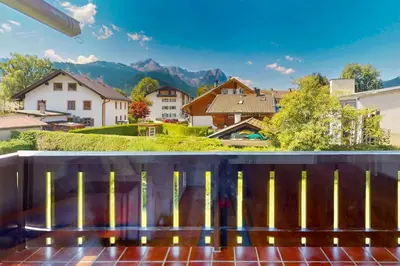 Ein allgemeiner Bergblick oder ein Berglick von der Ferienwohnung aus