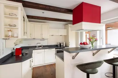 Küche/Küchenzeile in der Unterkunft Modernes Apartment mit 3 Schlafzimmern und großer Terrasse