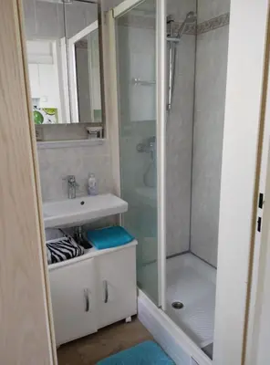 Ein Badezimmer in der Unterkunft Mini-Haus mit Charme zwischen München und Chiemsee