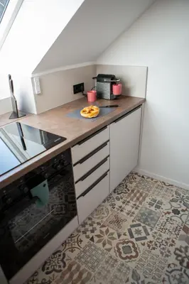 Küche/Küchenzeile in der Unterkunft Rooftop Arts&Crafts Apartment, zentral und ruhig, 3 Dachterrassen