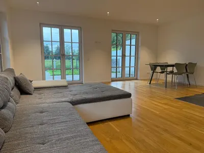 Ein Sitzbereich in der Unterkunft Nice and big Apartment for up to 10 people in a very good Location of Munich! Good for Oktoberfest!